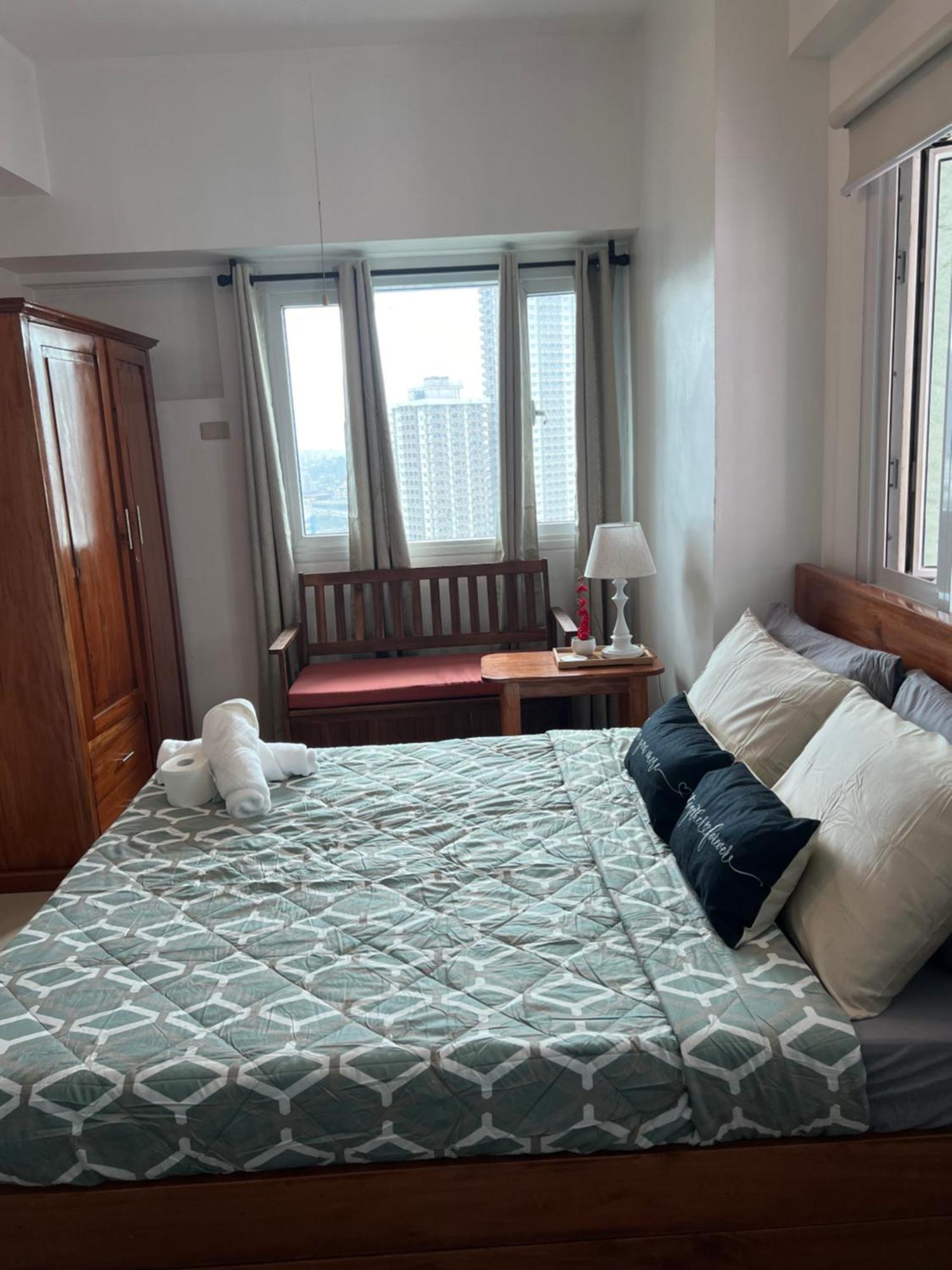 Avery Condo Suite At The Beacon Makati Makati City Exterior photo